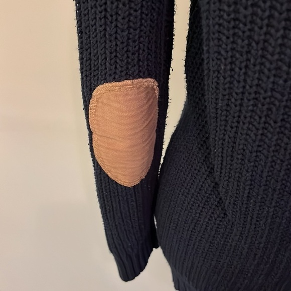 Brandy Melville navy Cardigan with patches on elbows. Good condition. One size - Picture 6 of 6